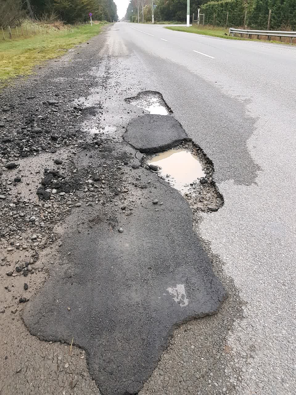 The photograph attached to this roading/streets report