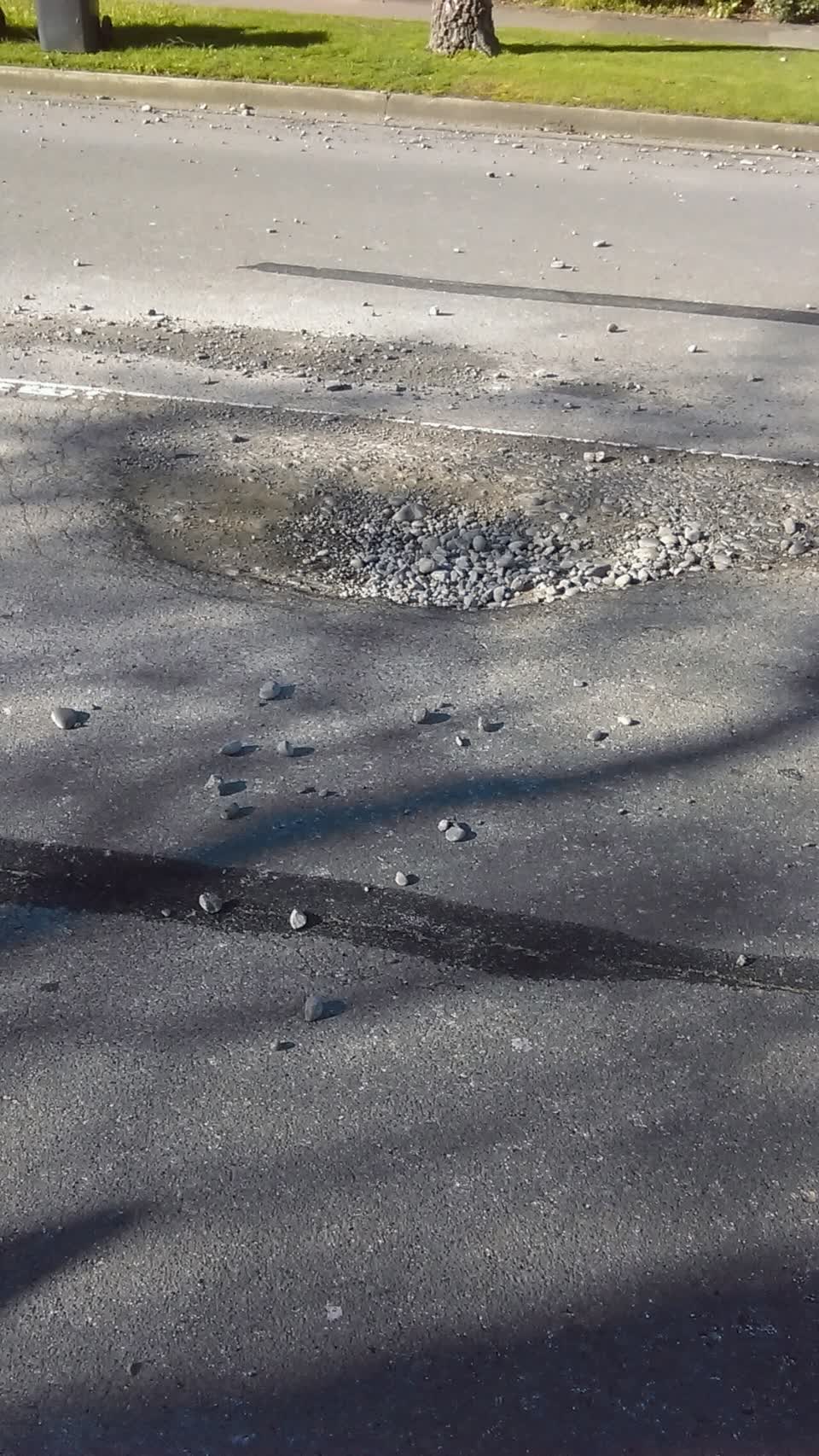 The photograph attached to this roading/streets report