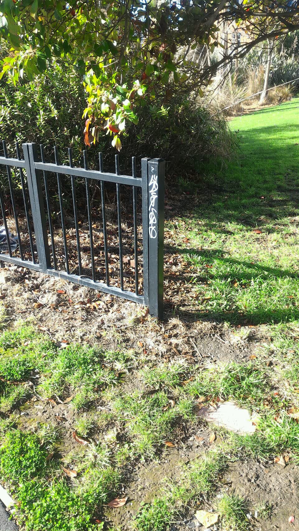 The photograph attached to this graffiti report