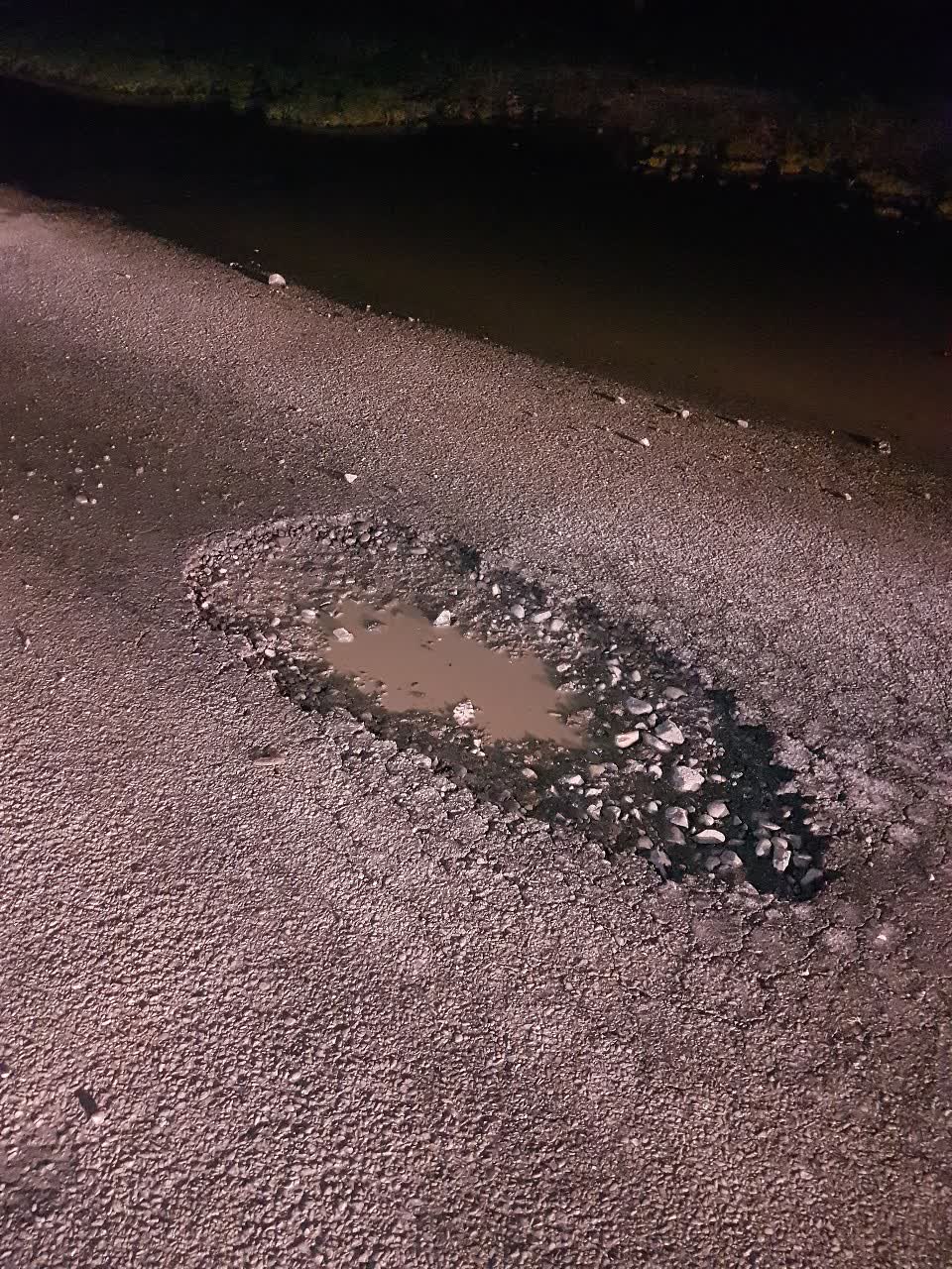 The photograph attached to this roading/streets report