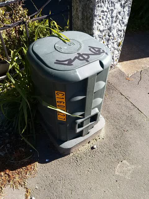 Graffiti, a report photo