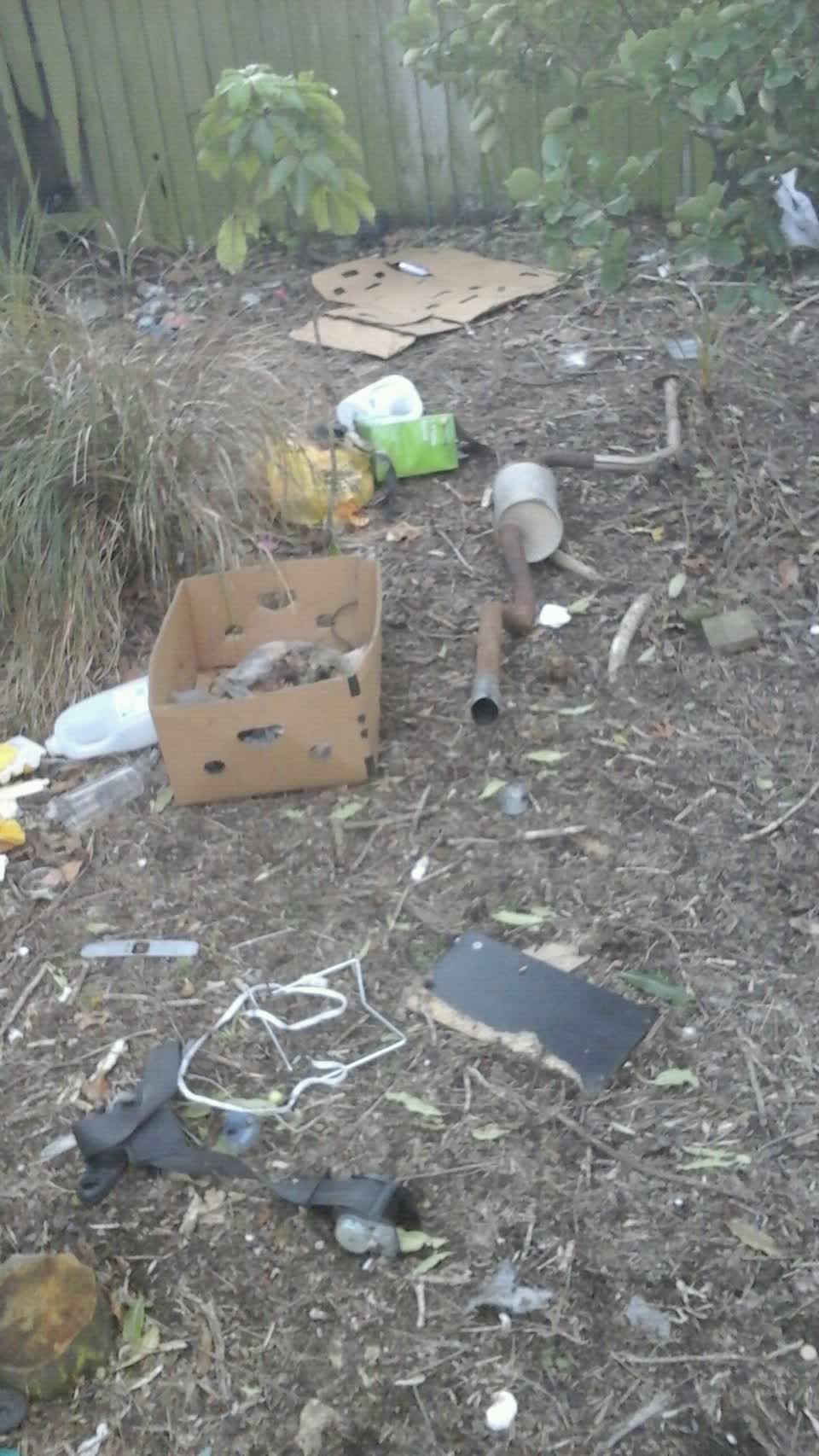 The photograph attached to this rubbish/recycling report