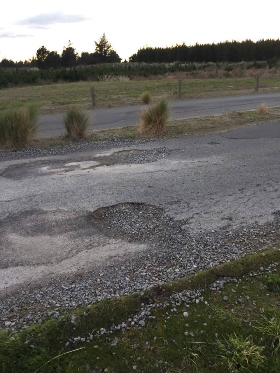 The photograph attached to this roading/streets report