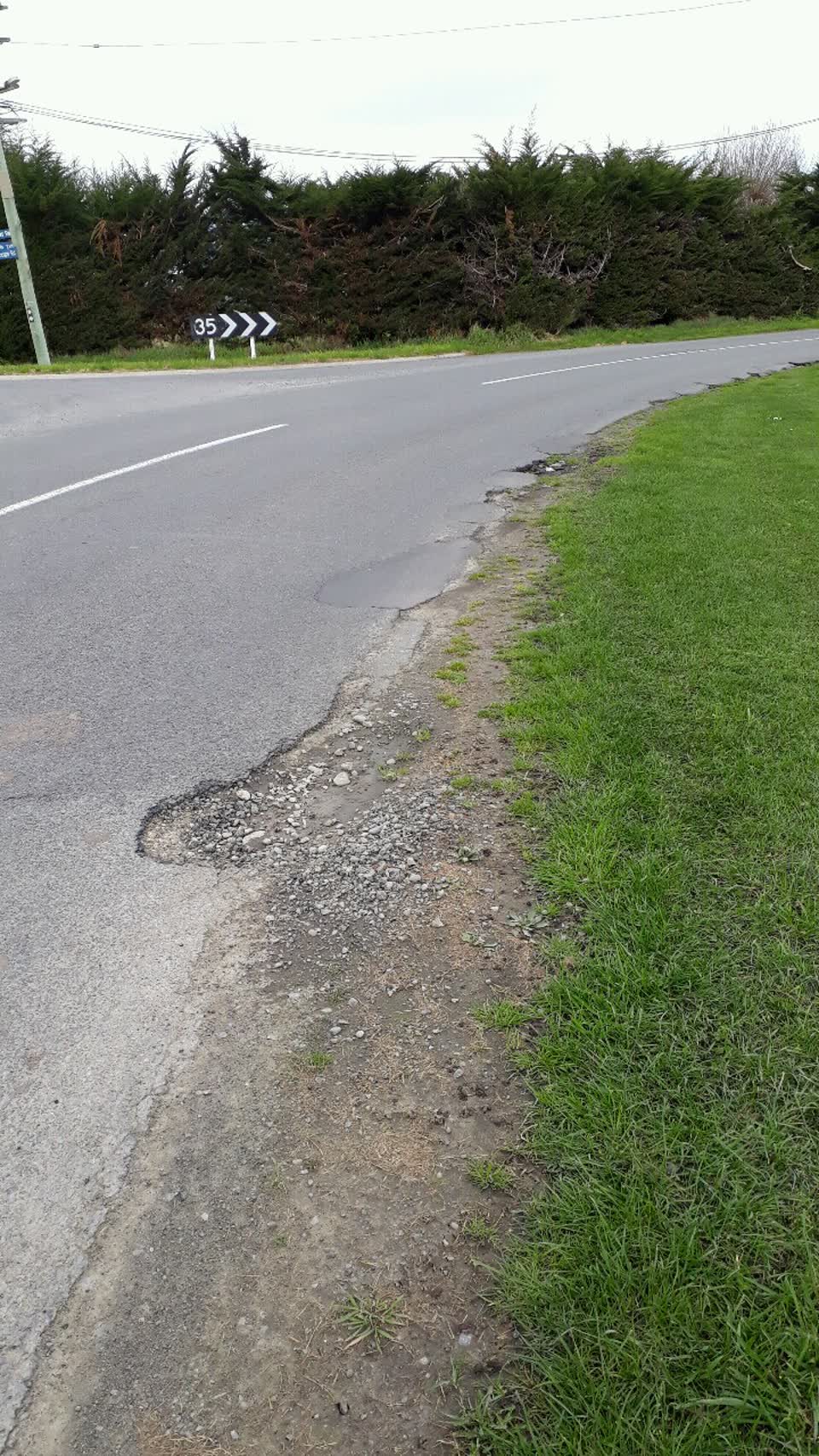 The photograph attached to this roading/streets report