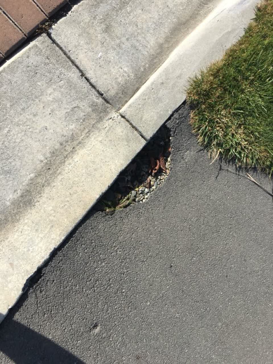 The photograph attached to this roading/streets report