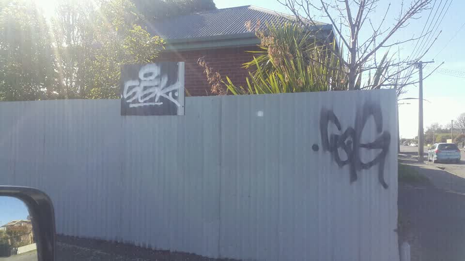 The photograph attached to this graffiti report
