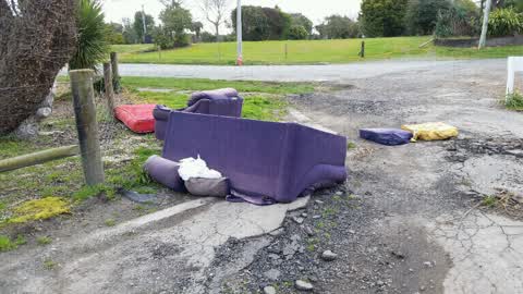 Rubbish/Recycling, a report photo