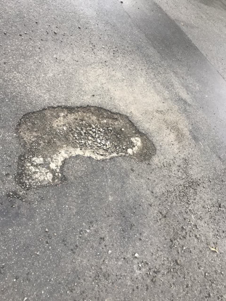 The photograph attached to this roading/streets report
