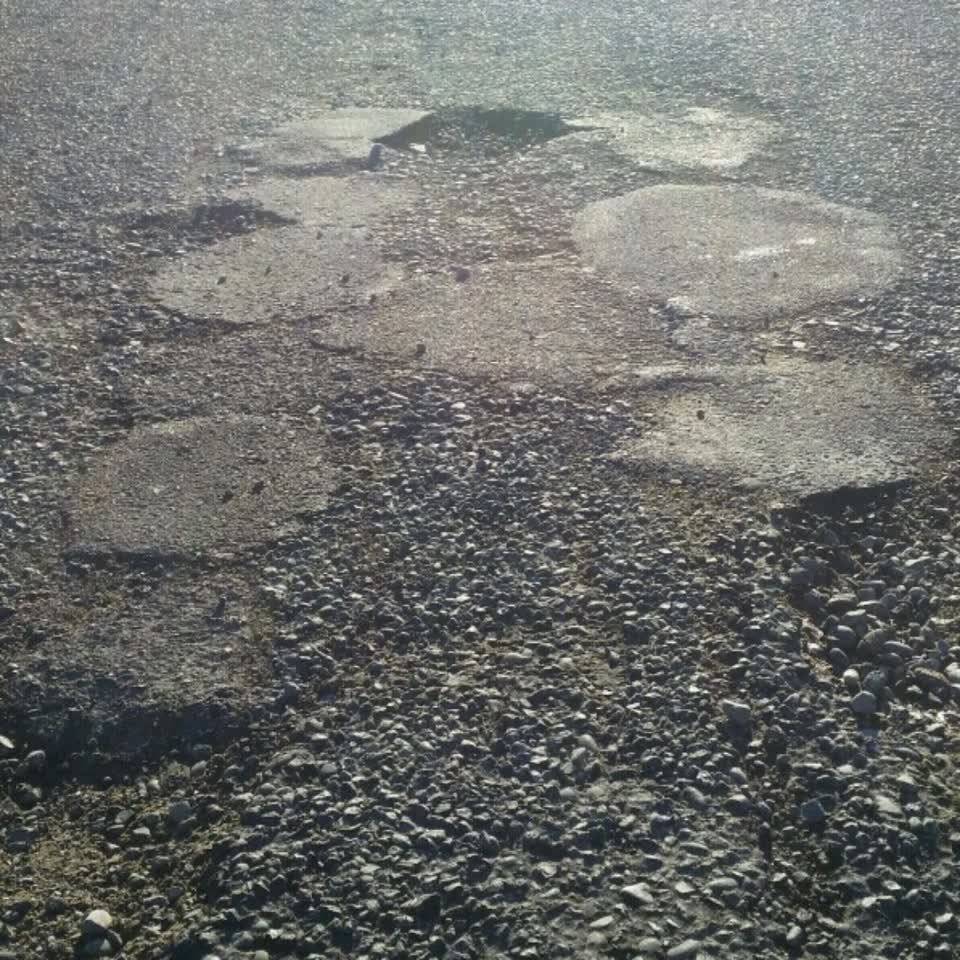 The photograph attached to this roading/streets report