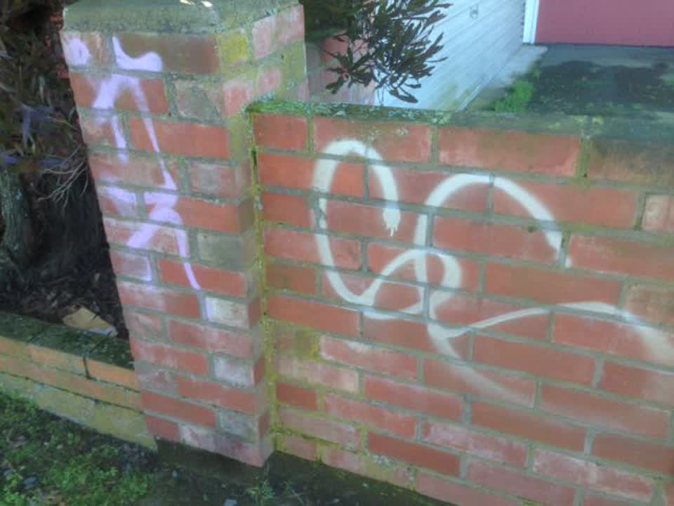 The photograph attached to this graffiti report