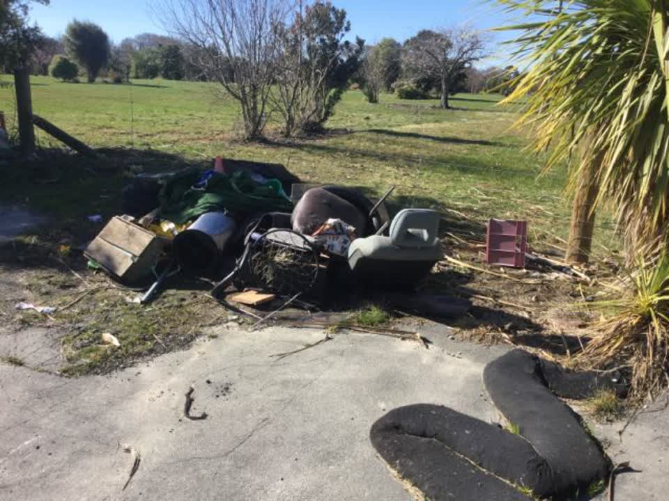 The photograph attached to this rubbish/recycling report