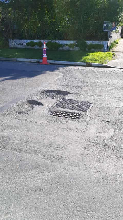 Roading/Streets, a report photo