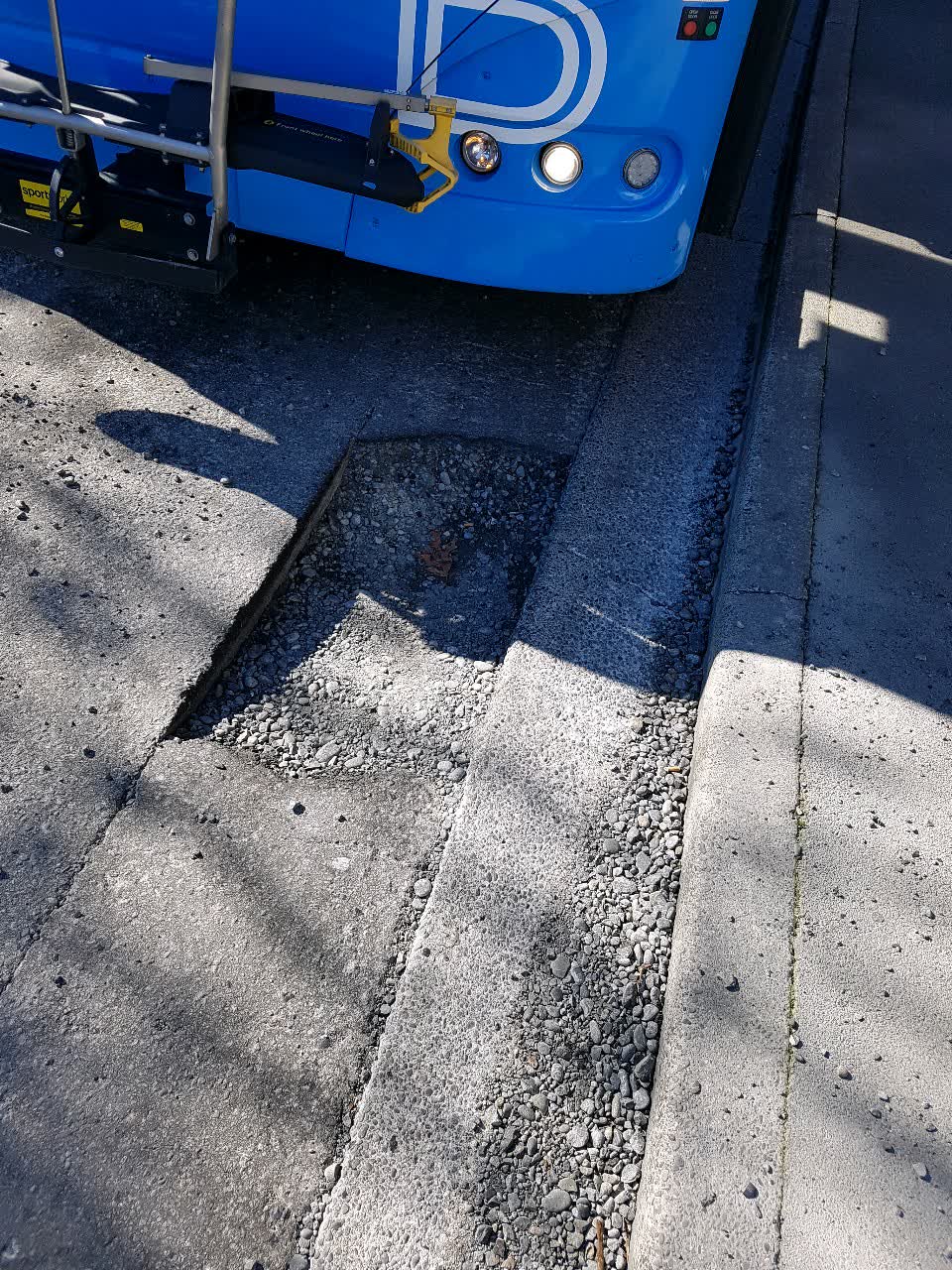 The photograph attached to this roading/streets report