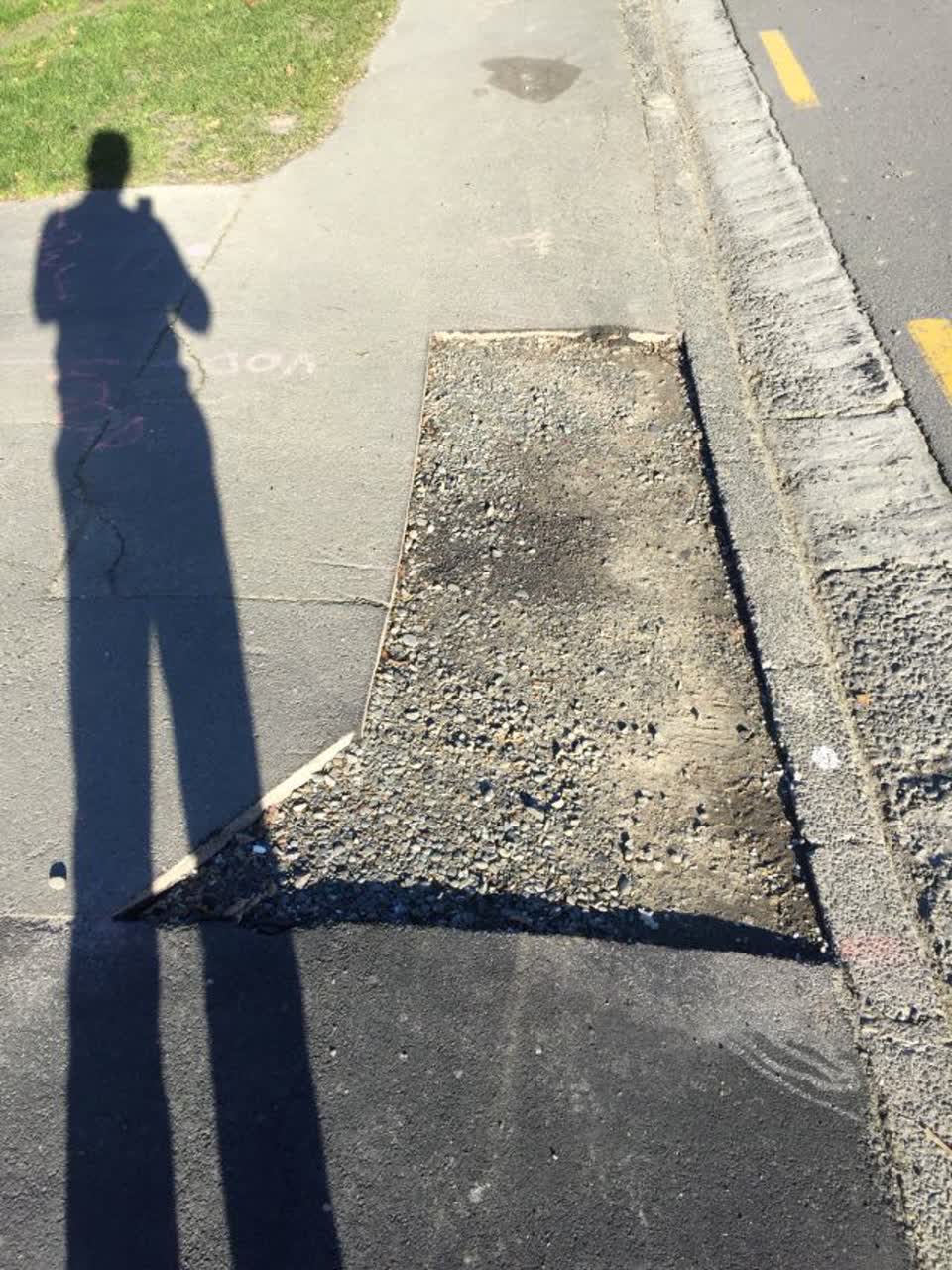 The photograph attached to this roading/streets report