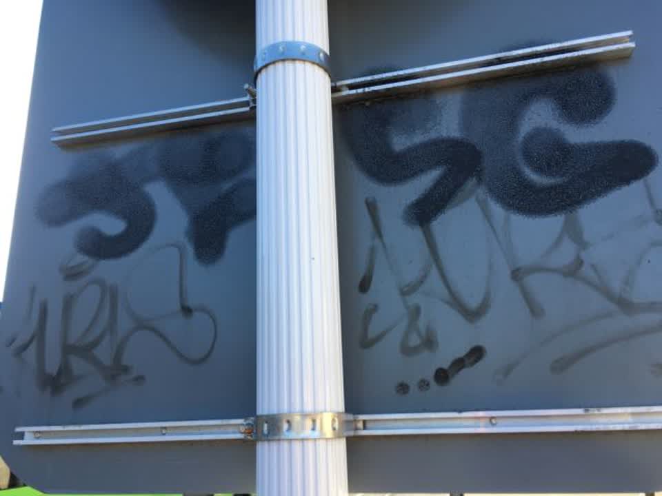 The photograph attached to this graffiti report