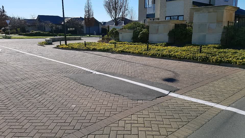 The photograph attached to this roading/streets report