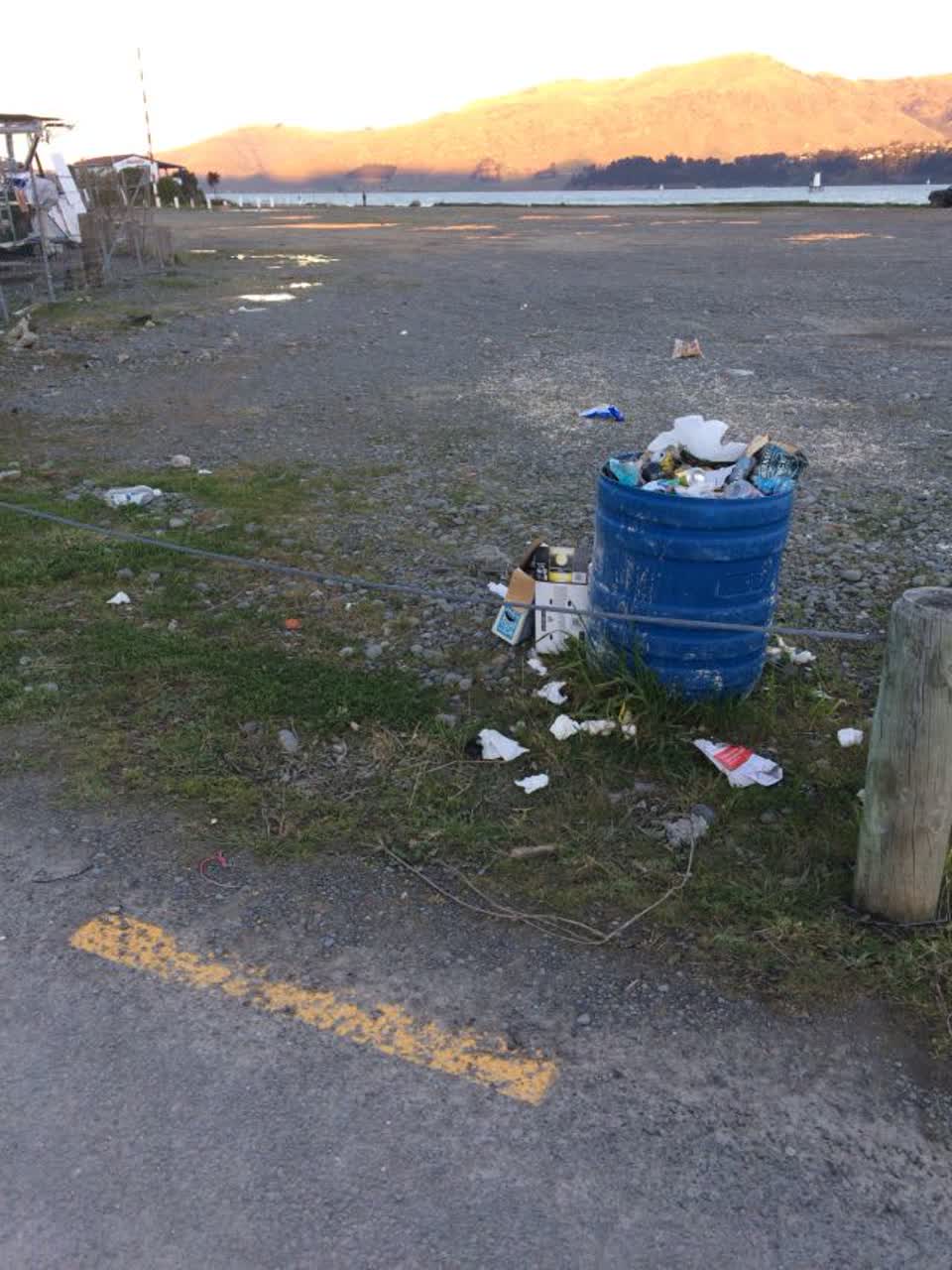 The photograph attached to this rubbish/recycling report