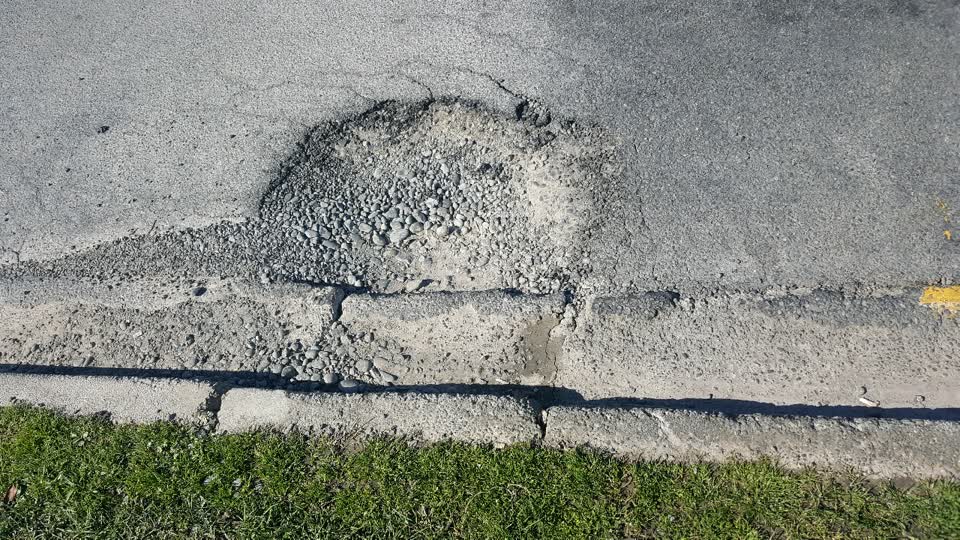 The photograph attached to this roading/streets report