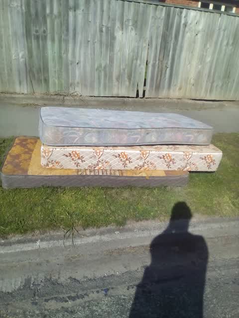 Rubbish/Recycling, a report photo