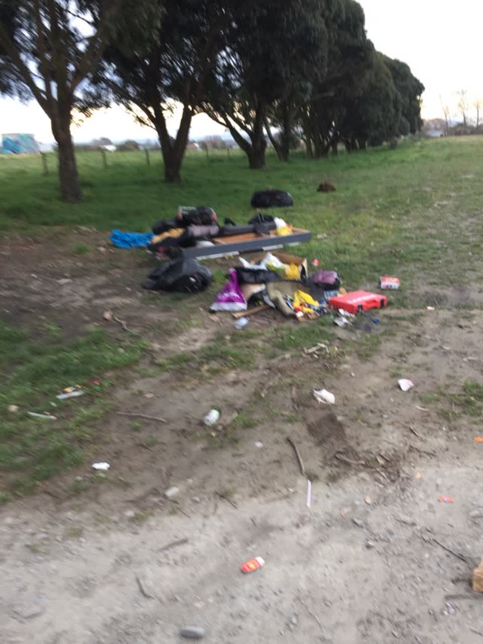 The photograph attached to this rubbish/recycling report