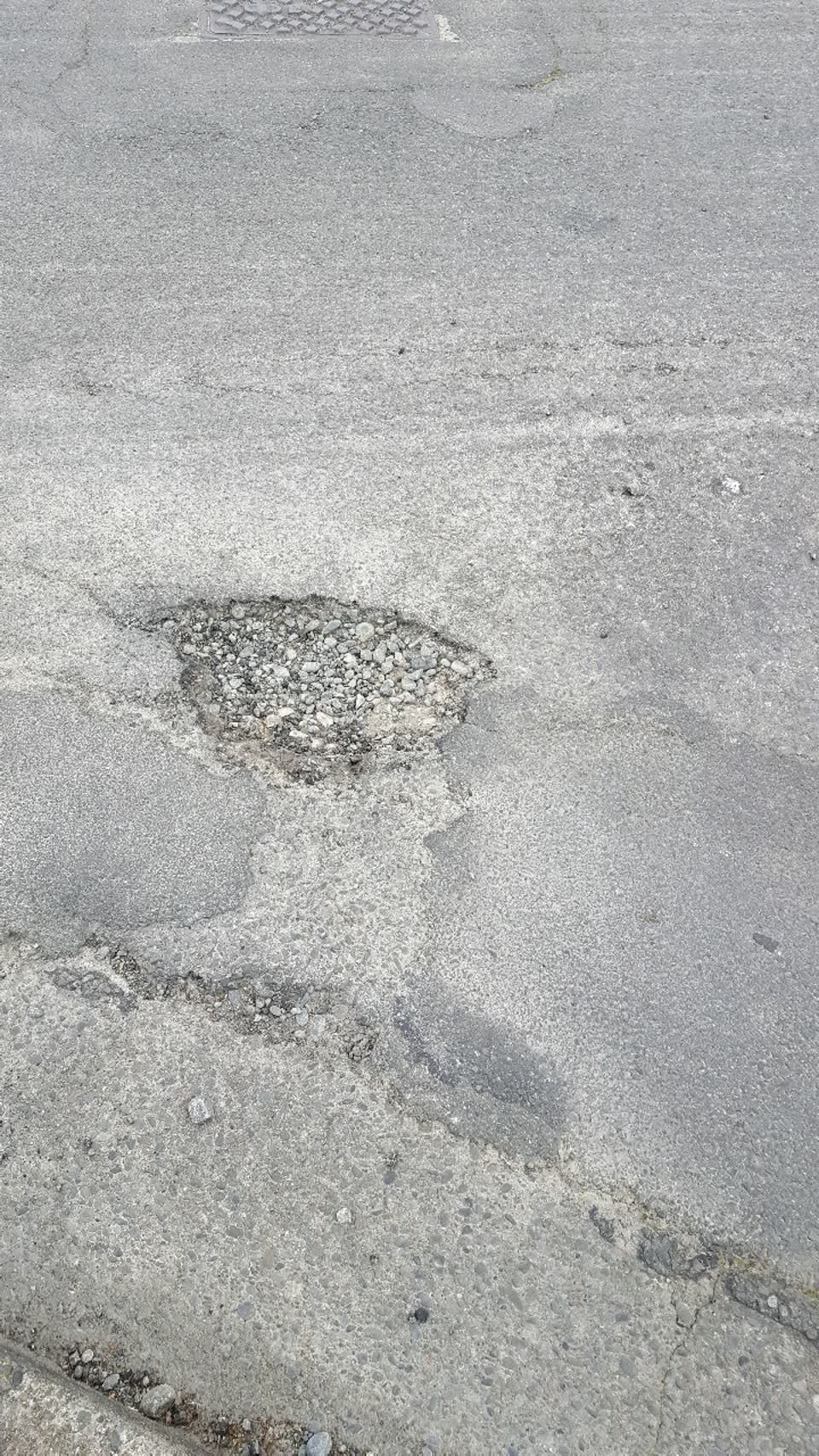 The photograph attached to this roading/streets report
