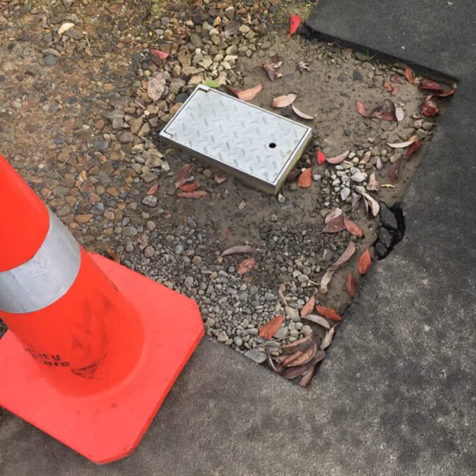 The photograph attached to this roading/streets report