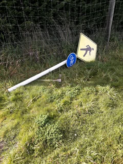 Roading/Streets, a report photo