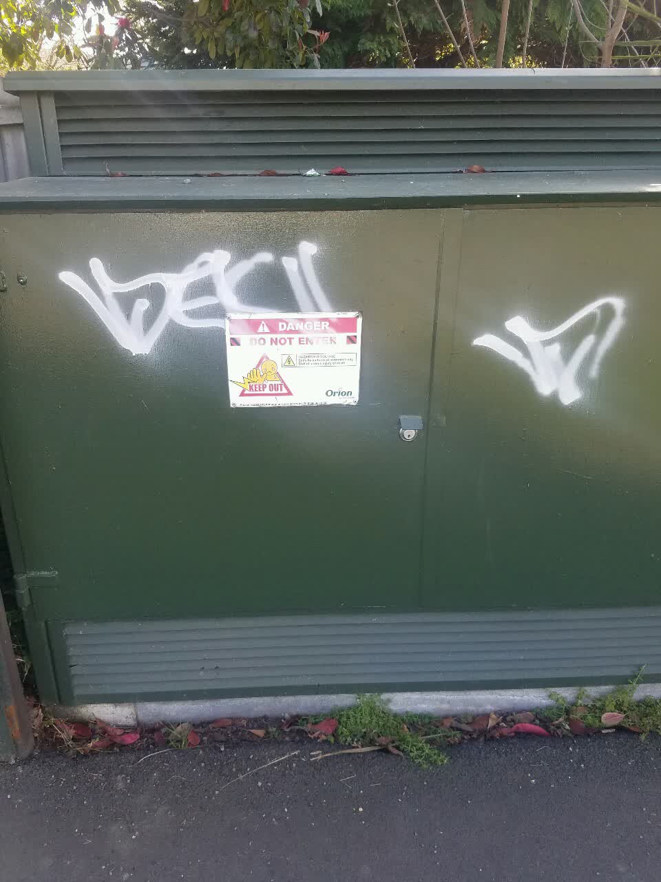 The photograph attached to this graffiti report