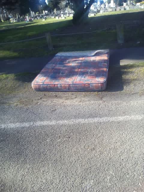 Rubbish/Recycling, a report photo