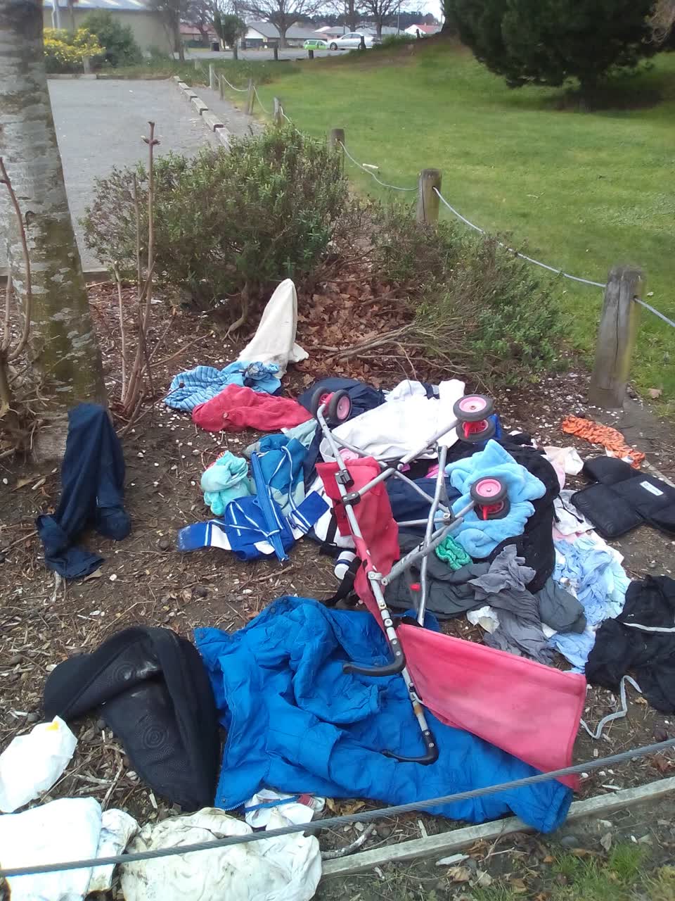 The photograph attached to this rubbish/recycling report