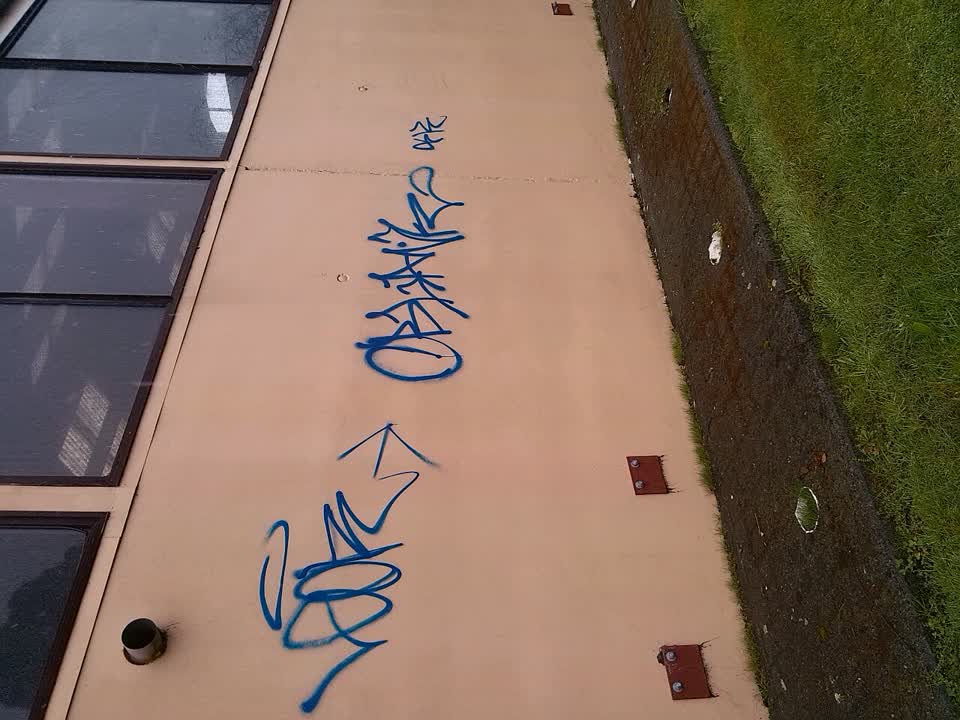 The photograph attached to this graffiti report