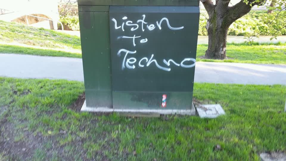 The photograph attached to this graffiti report