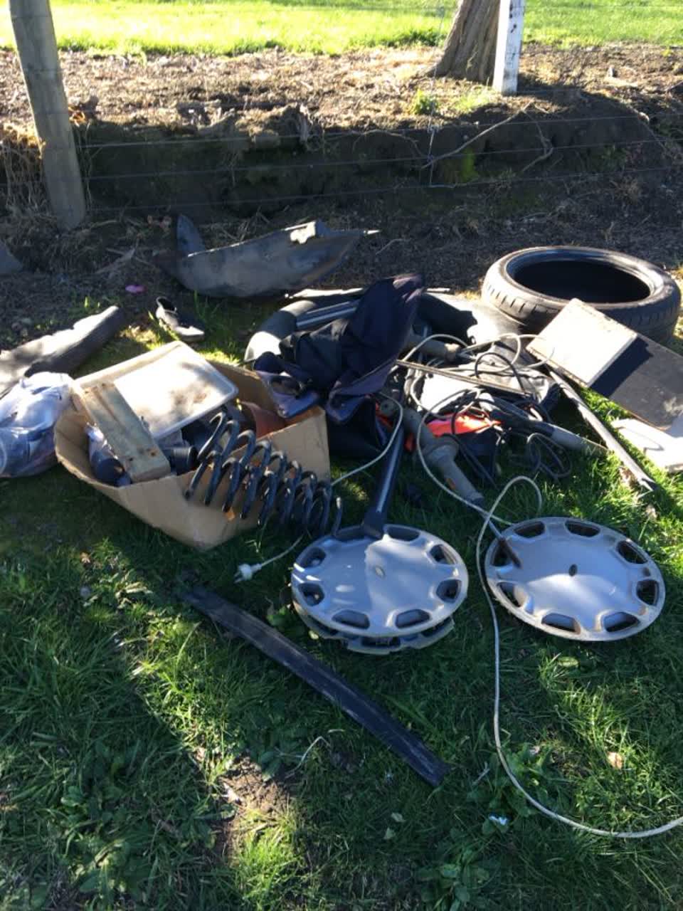 The photograph attached to this rubbish/recycling report