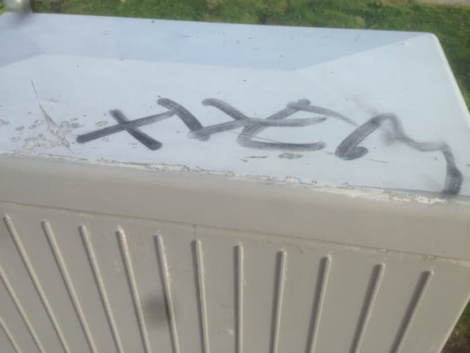 The photograph attached to this graffiti report