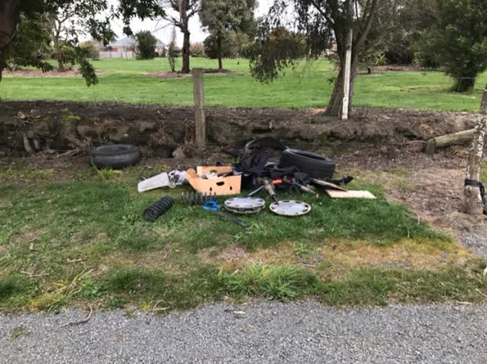 The photograph attached to this rubbish/recycling report