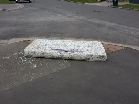 Rubbish/Recycling, a report photo