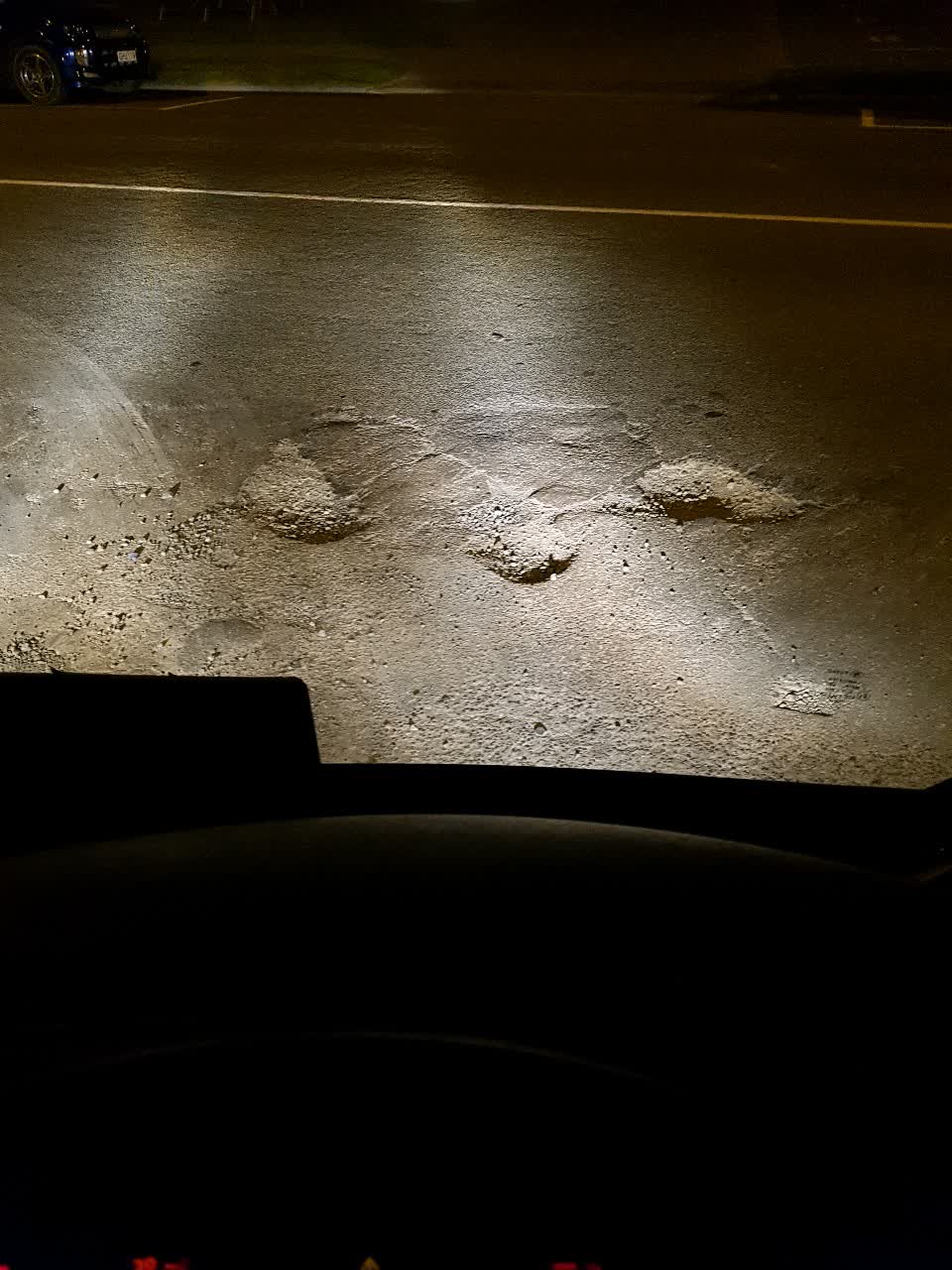 The photograph attached to this roading/streets report