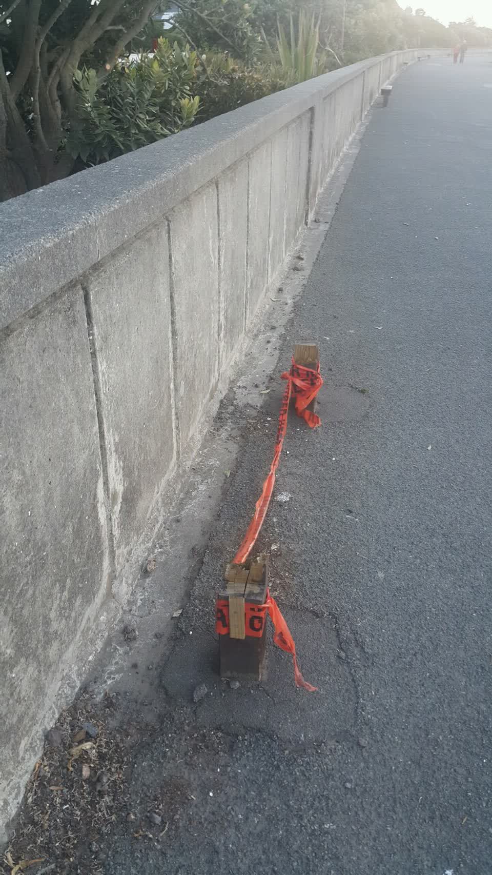 The photograph attached to this roading/streets report