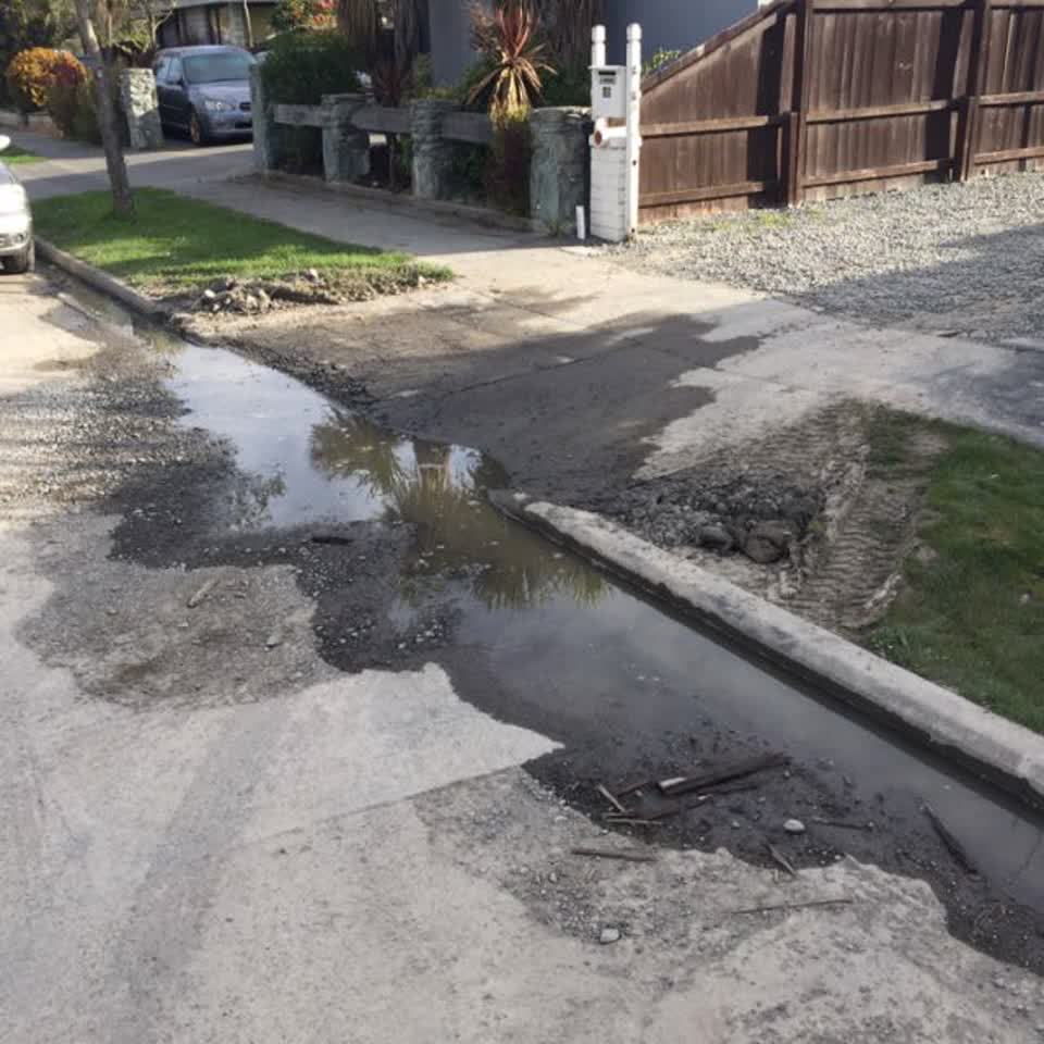 The photograph attached to this roading/streets report