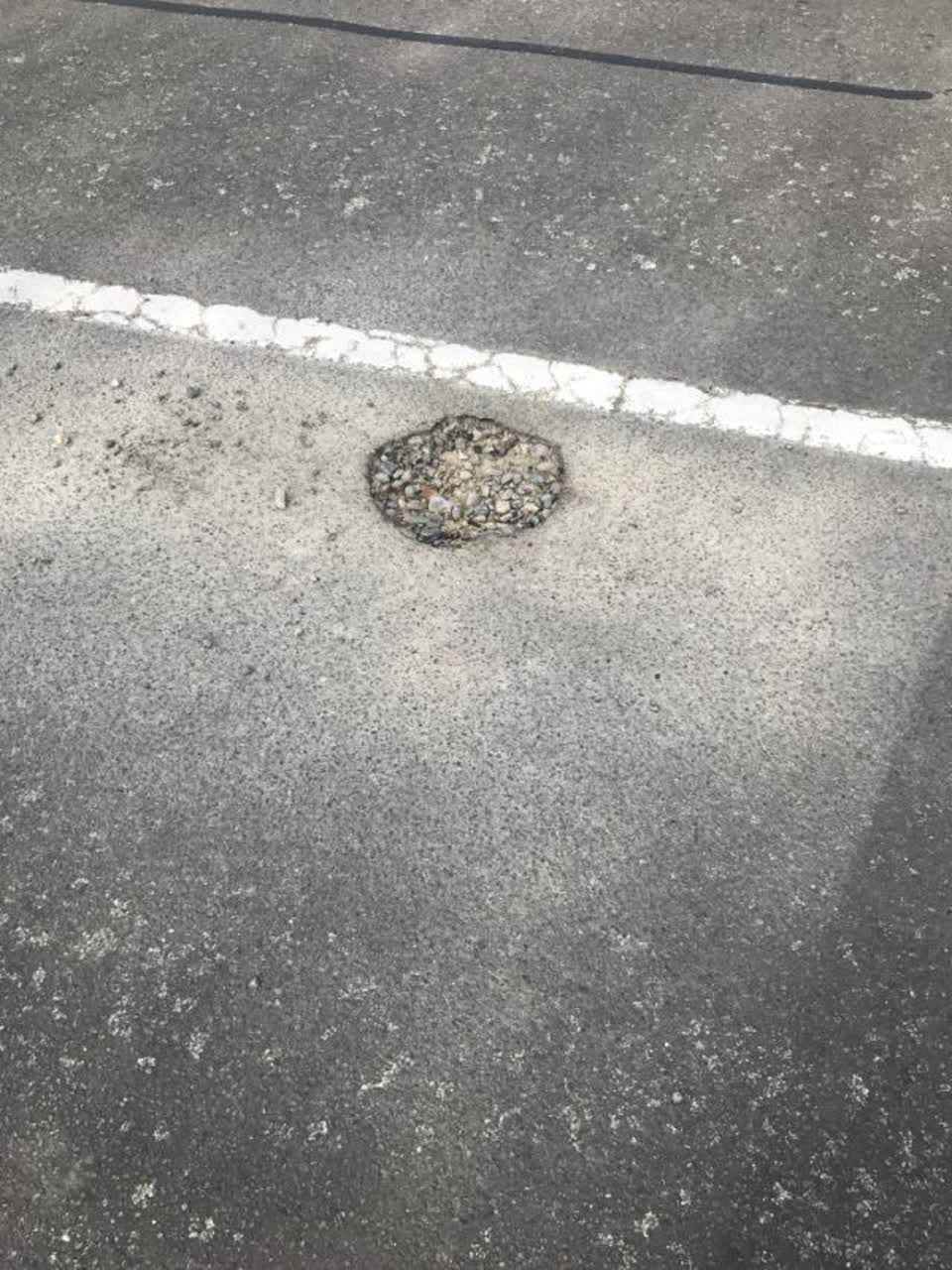 The photograph attached to this roading/streets report
