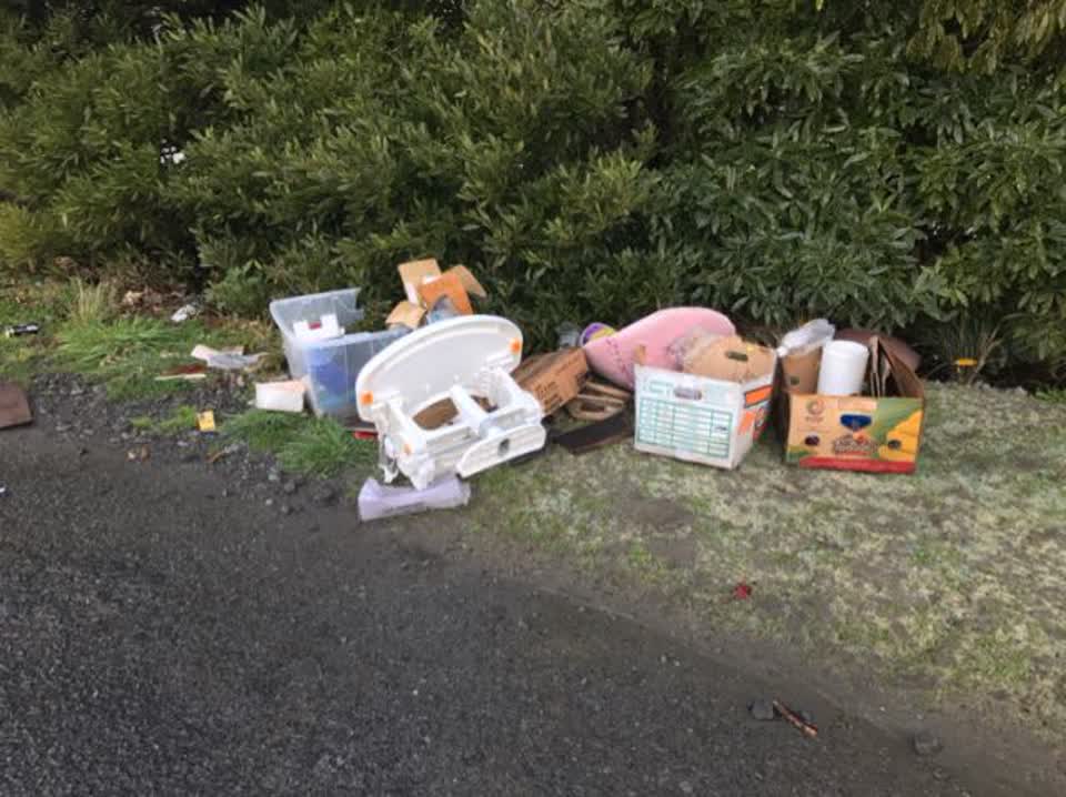 The photograph attached to this rubbish/recycling report