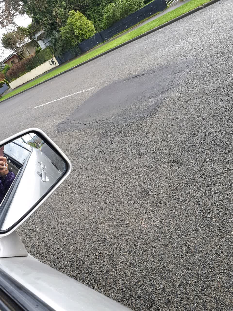 The photograph attached to this roading/streets report