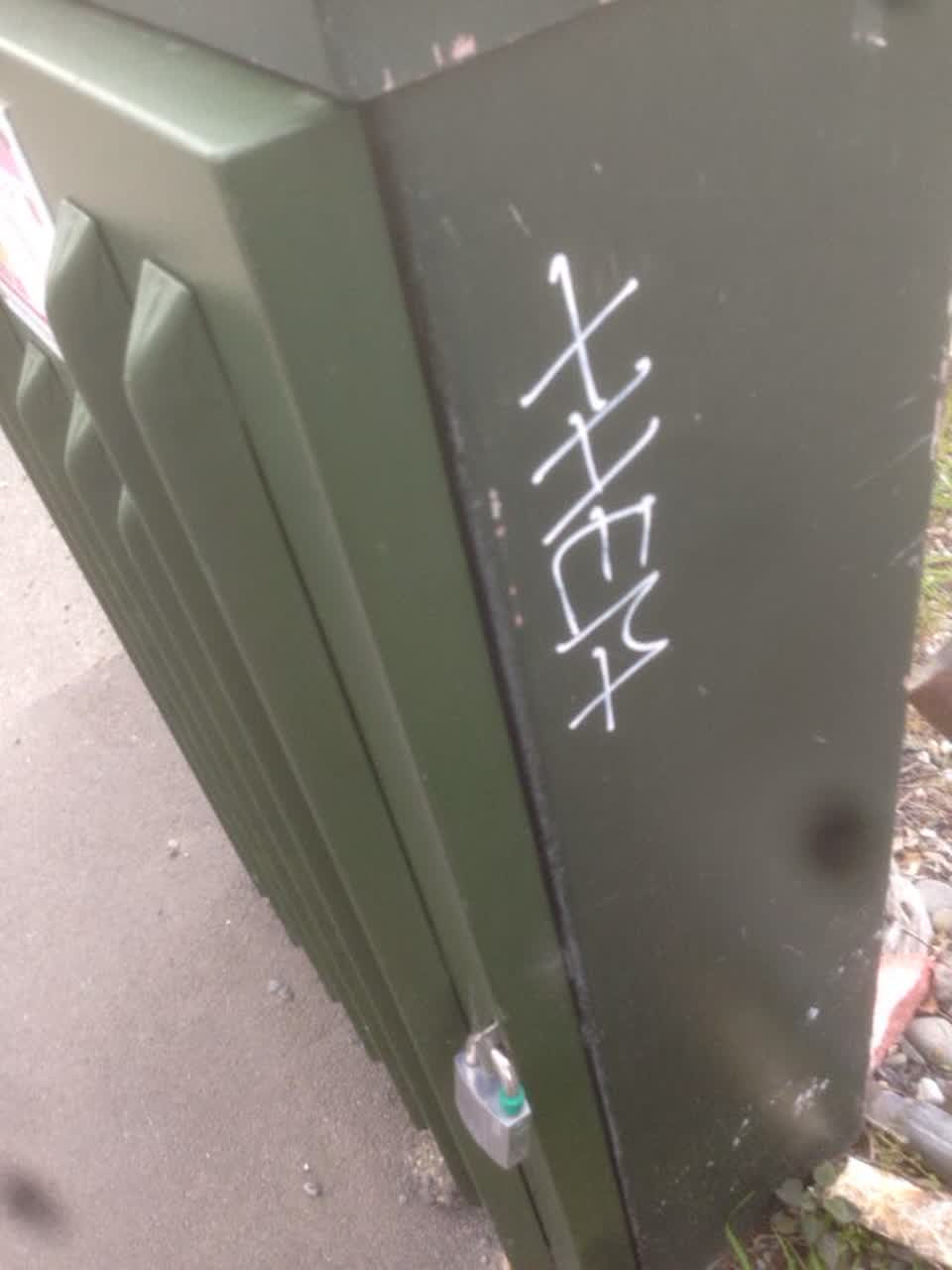 The photograph attached to this graffiti report