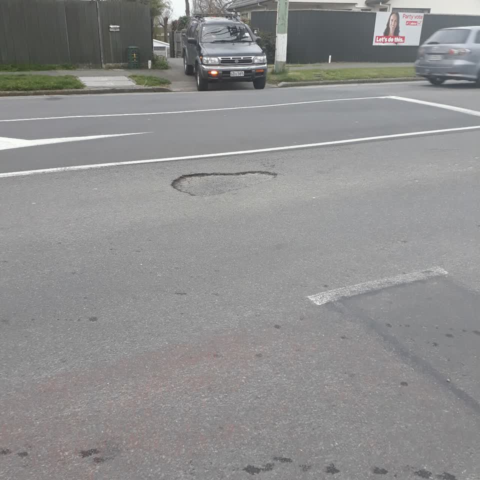 The photograph attached to this roading/streets report