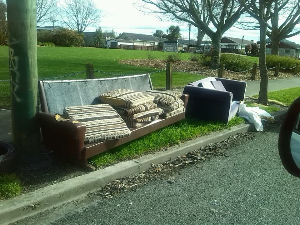 The photograph attached to this rubbish/recycling report