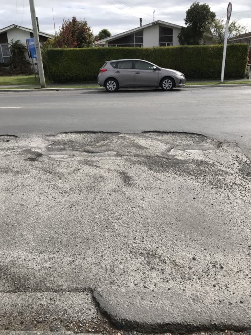 The photograph attached to this roading/streets report