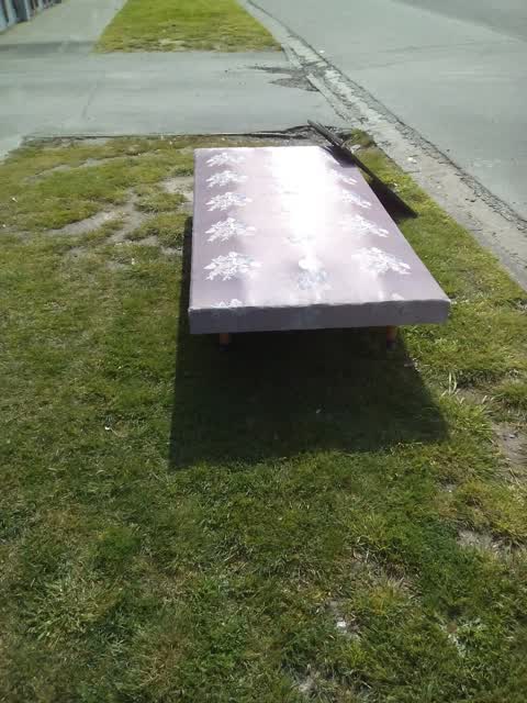 Rubbish/Recycling, a report photo