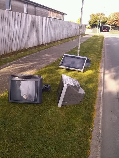 Rubbish/Recycling, a report photo