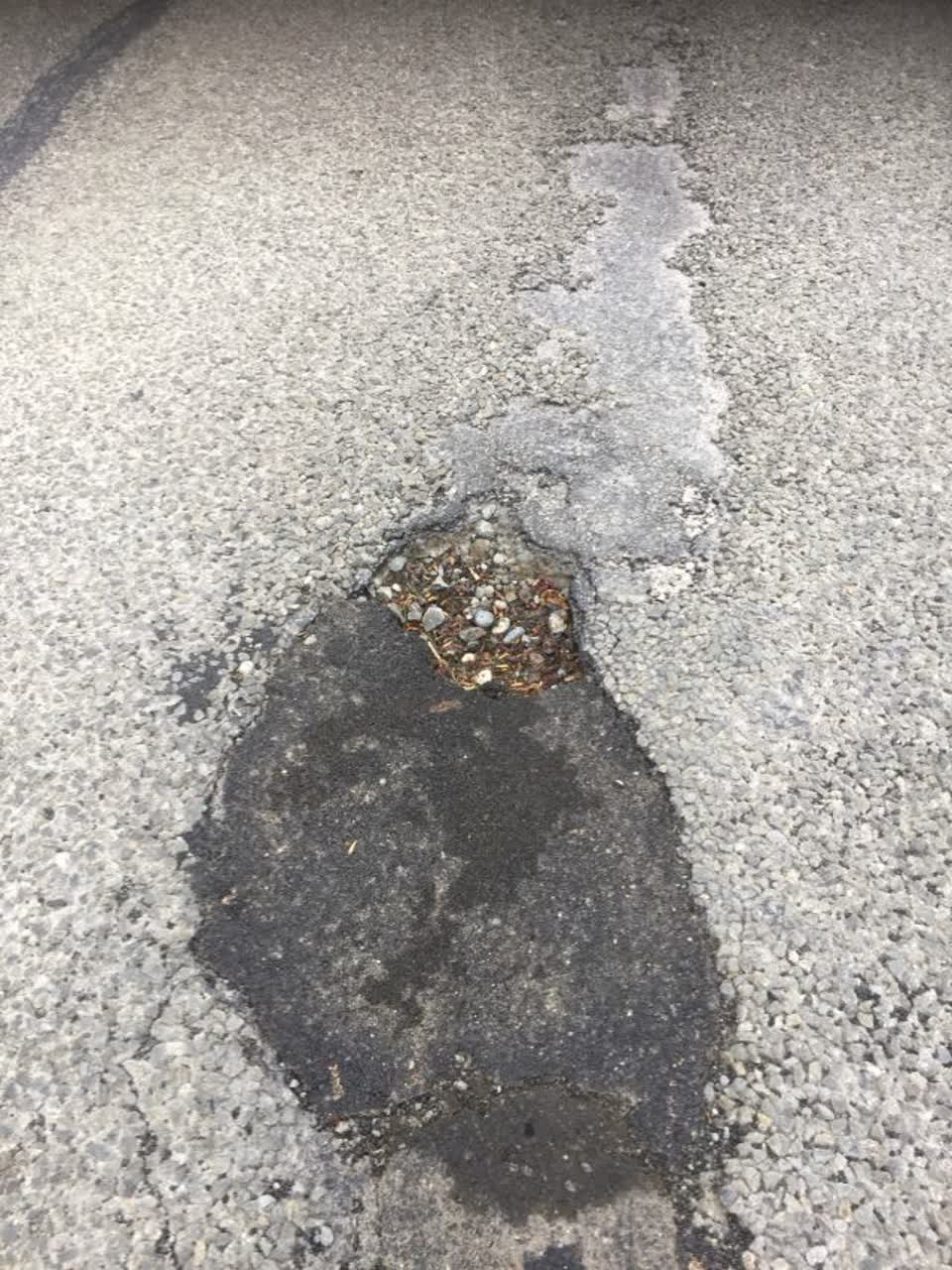 The photograph attached to this roading/streets report