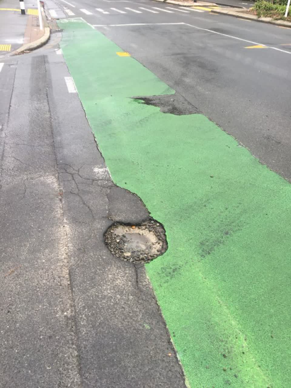 The photograph attached to this roading/streets report